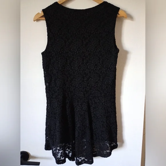 Susan Graver Black Lace Sleeveless Top Size Small - Picture 11 of 16